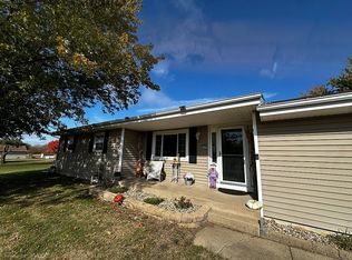 14111 Grandview Dr, Manito, IL 61546