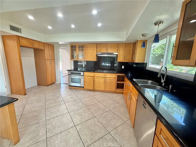 61 E Orange Grove Ave — Photo 33