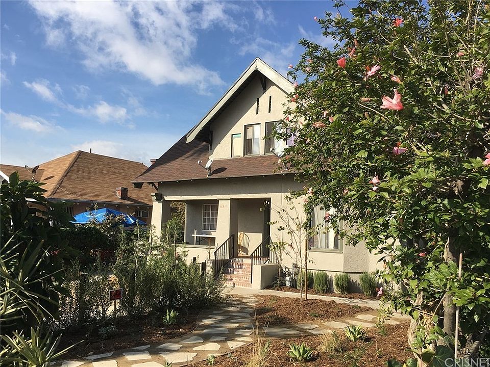 1st image of 2833 Huron St