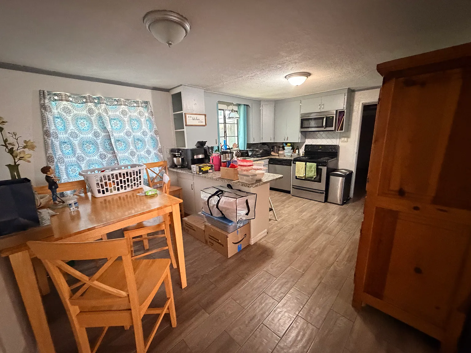 3 bed, 1400 sqft, $2,800 — Photo 2