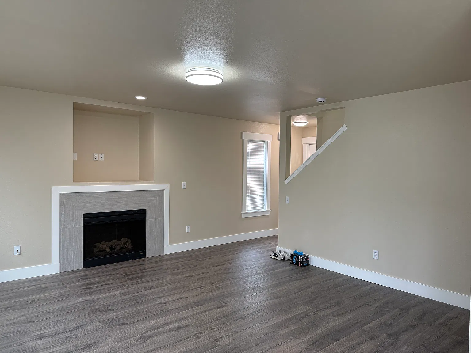 3 bed, 2.5 bath, 1401 sqft, $2,650 — Photo 3
