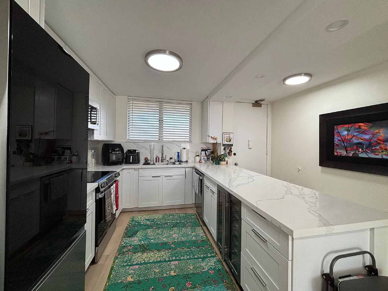 2 bed, 2.0 bath, 1028 sqft, $4,700 — Photo 2