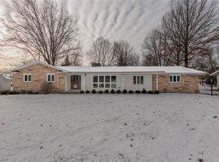 10314 Tanager Trl, Brecksville, OH