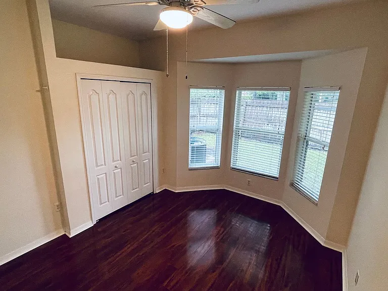 500 Lakescape Ct — Photo 9