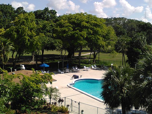 4th image of 3800 Hillcrest Dr APT 414
