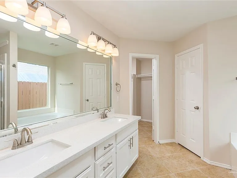 4202 Santa Marina St — Photo 12