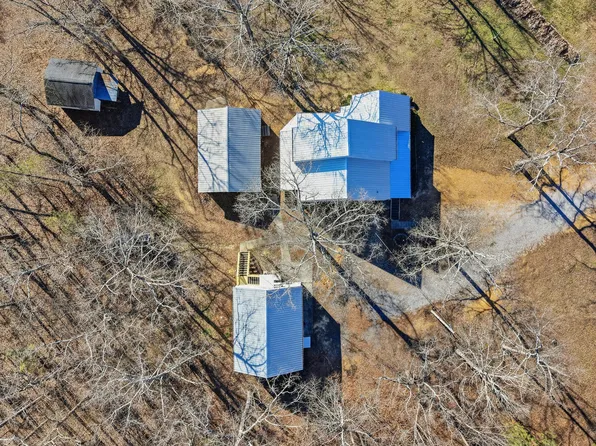 150 Cherokee Dr, Chatsworth, GA 30705