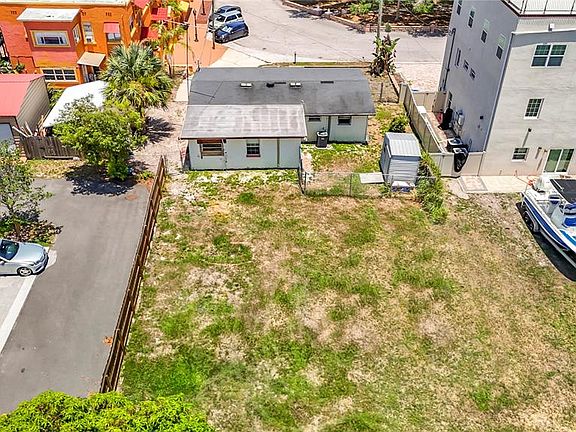 2nd image of 2304 N HIGHLAND AVENUE LOT 9