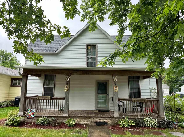 212 S Main St, Otterbein, IN 47970