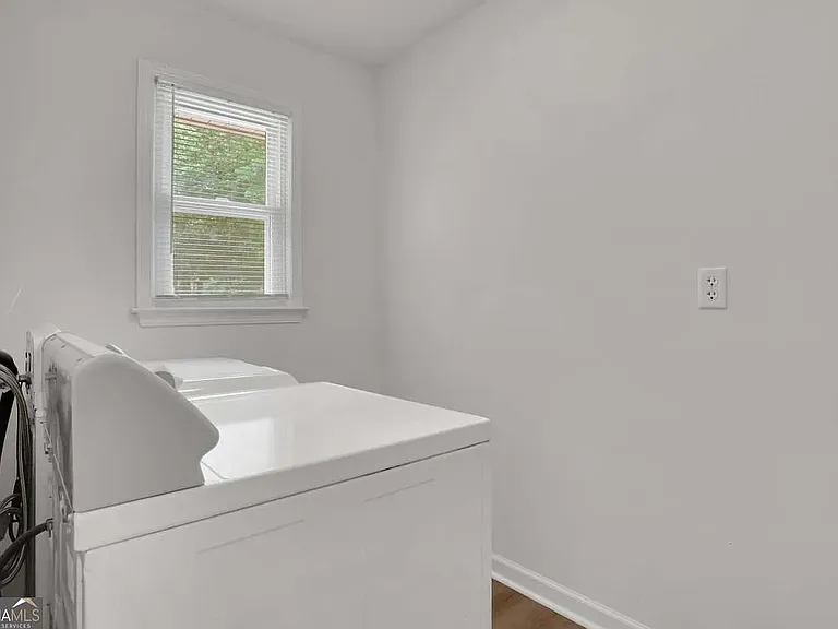4845 Oak Grove Dr — Photo 16