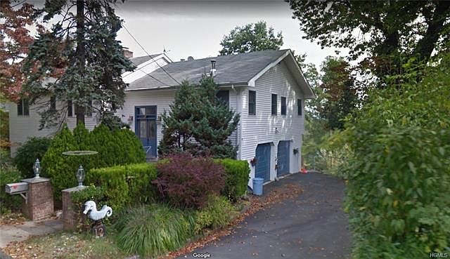 1st image of 12 Lindbergh Ln