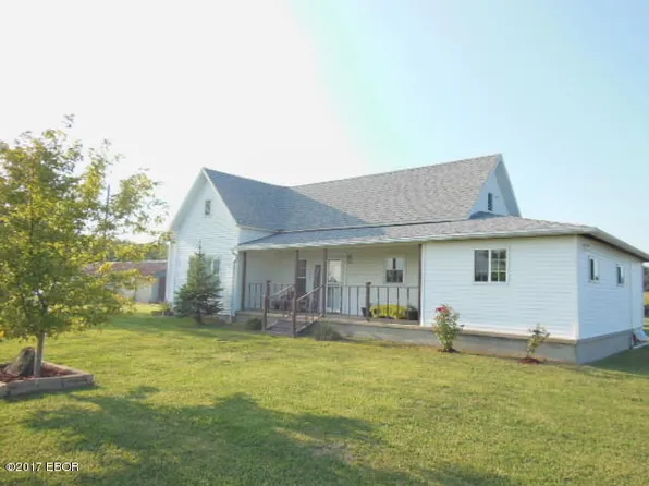 1255 Marble Ln, Louisville, IL 62858