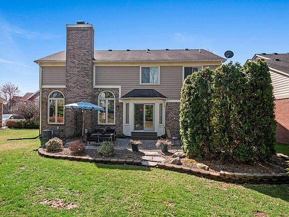 3rd image of 50368 Waterstone Ct