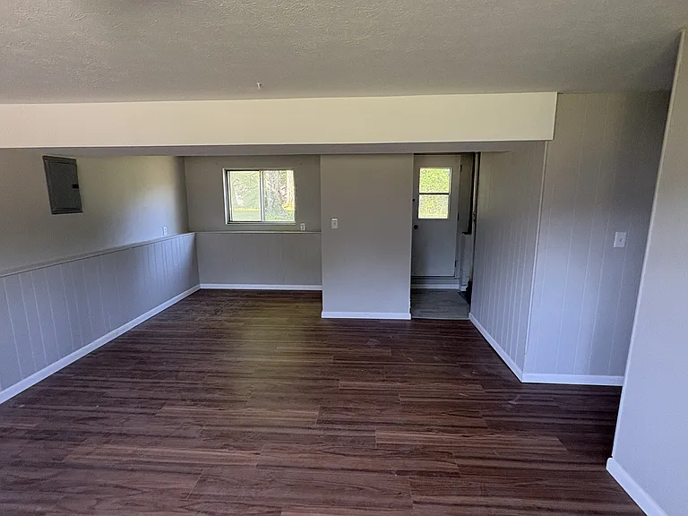 256 Monroe Dr — Photo 13