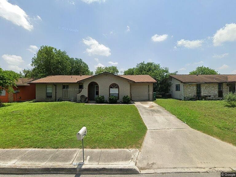 1st image of 529 Willow Dr