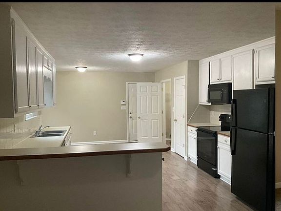 3rd image of 1576 Canberra Dr