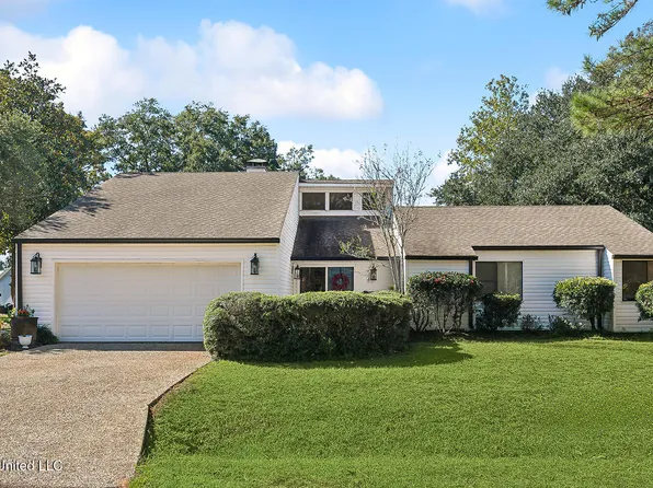 5420 Diamondhead Dr E, Diamondhead, MS 39525
