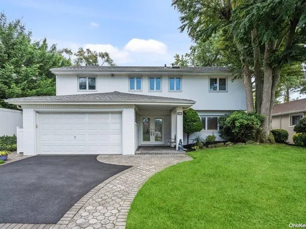 11 Nora Lane, Plainview, NY 11803