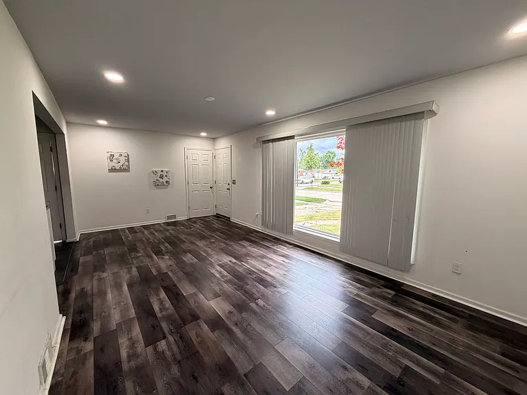 28622 Leona St — Photo 3