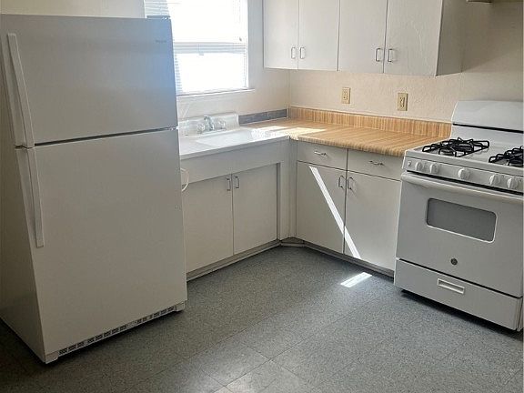 2nd image of 702 Cherry St