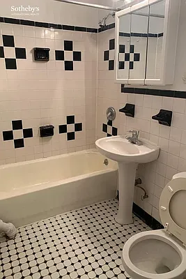 Rented by Sotheby's International Realty | media 7