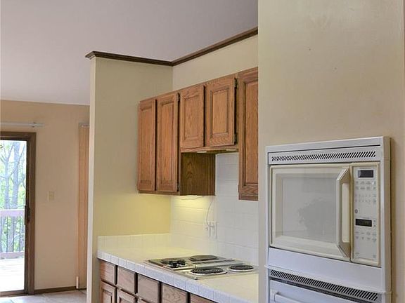 5th image of 32 Riverwood Estates Blvd