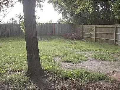 3 bed, 1221 sqft, $1,395 — Photo 2