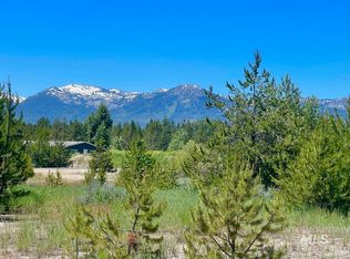 7 Placer Pl, Cascade, ID 83611