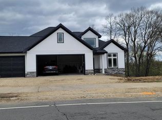 5830 Woodland Dr, Waunakee, WI 53597