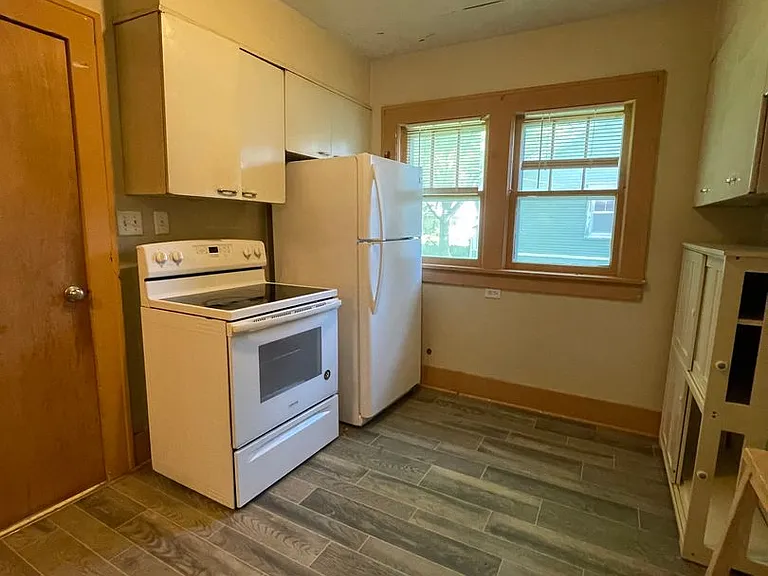 1413 Center St — Photo 14