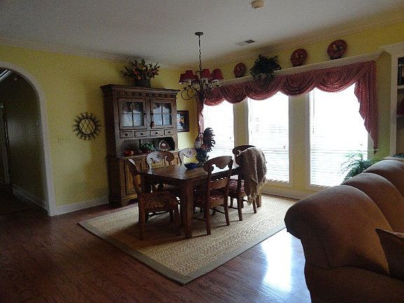 5th image of 627 Piedmont Dr