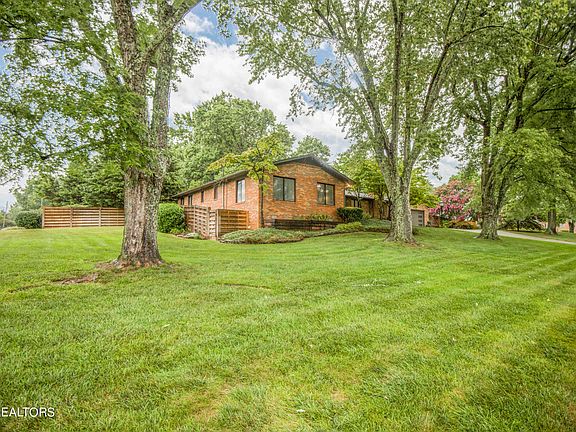 3rd image of 9001 Candlewood Dr