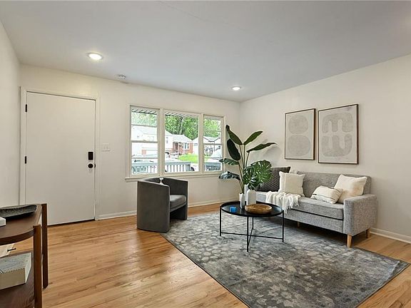 5th image of 502 W Marcia Ave