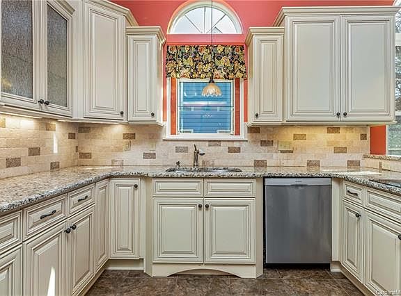2nd image of 9218 Twin Trail Dr