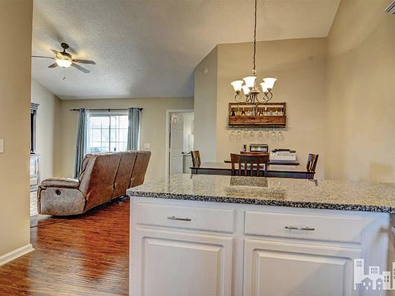 3rd image of 3819 Merestone Dr