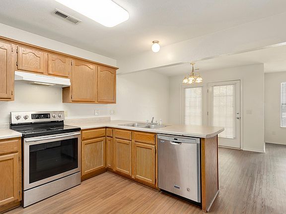2nd image of 1479 N Gregg Ave