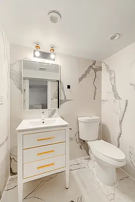 Bathroom, photo 1