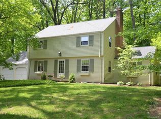 3 Sunset Hill Rd, Simsbury, CT 06070