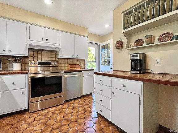 4th image of 216 Spackenkill Road