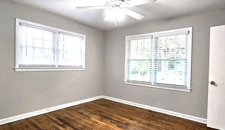 2833 Rockcliff Rd SE — Photo 10