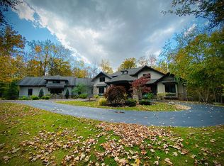 16240 Addington Ct, Newbury, OH