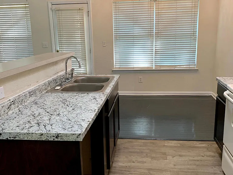 5082 Windsor Forrest Ln — Photo 5