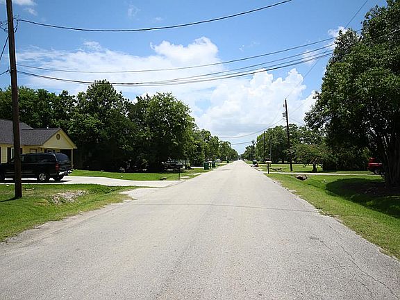4th image of 2304 Avenue C