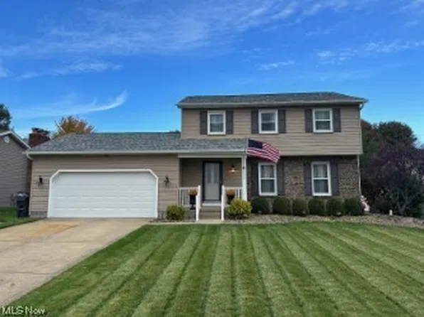 834 Trailwood Dr, Youngstown, OH 44512
