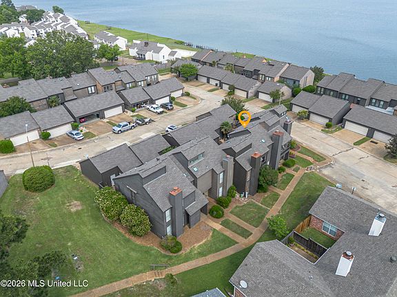 2nd image of 31 Lake Barnett Dr