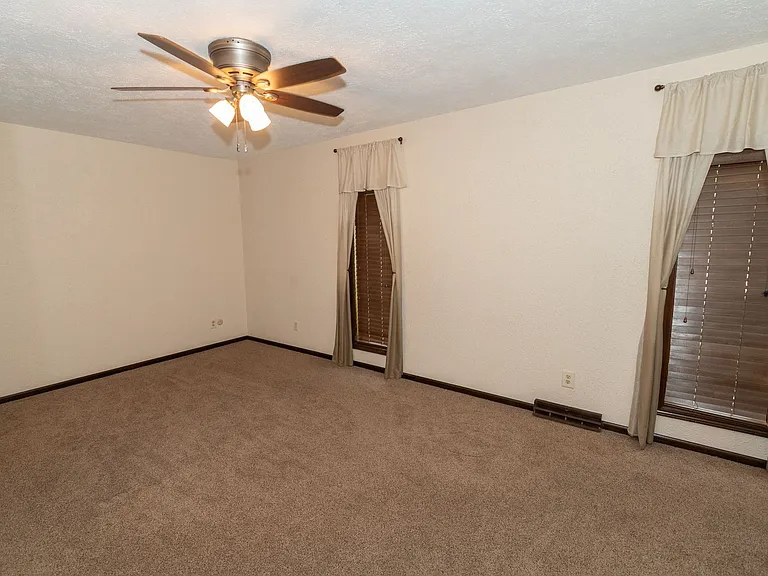 12144 Pennyroyal Ln — Photo 20