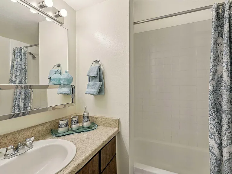 5666 East Hampton Street — Photo 8