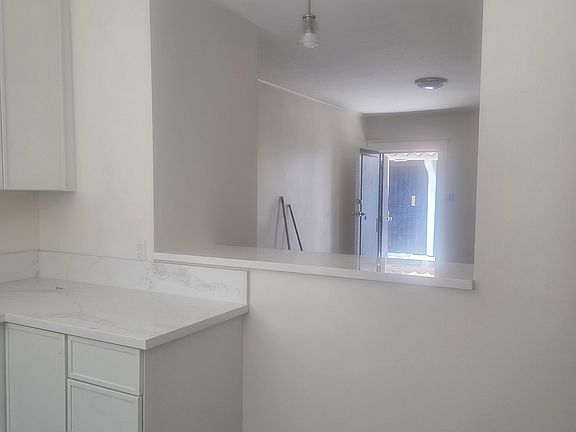 3rd image of 3028 1/2 9th Ave #3028-1/2