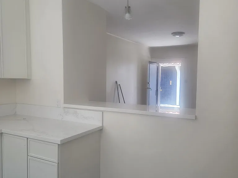 3028 1/2 9th Ave #3028-1/2 — Photo 3
