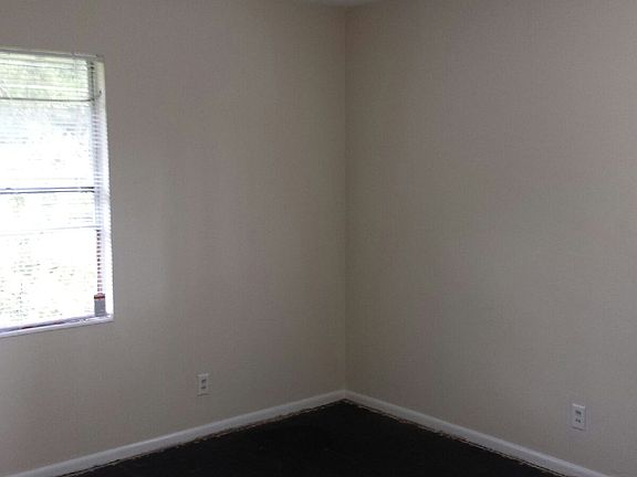 2nd bedroom, front of house